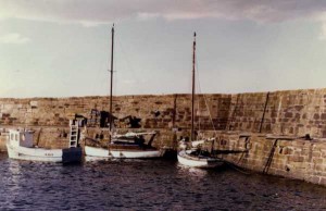 Bolivar and Rowena alongside at Cove Harbour